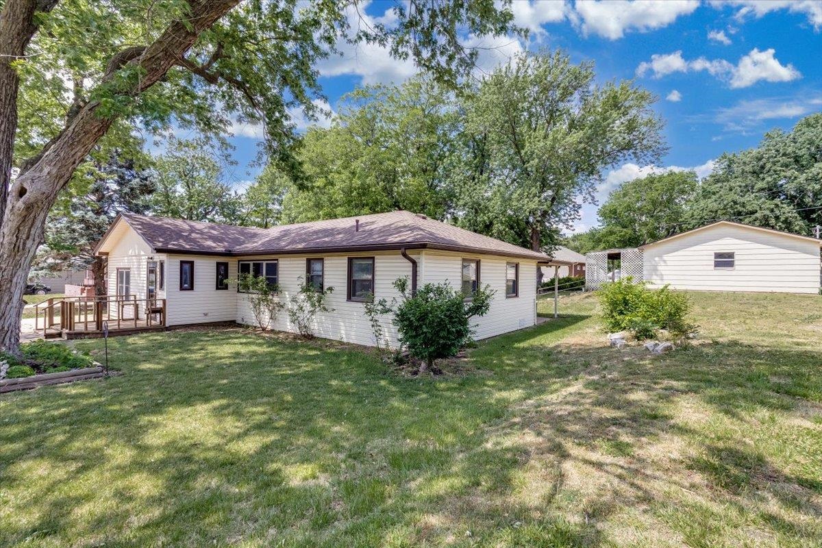 215 S Tracy Ave, Clearwater, KS 67026