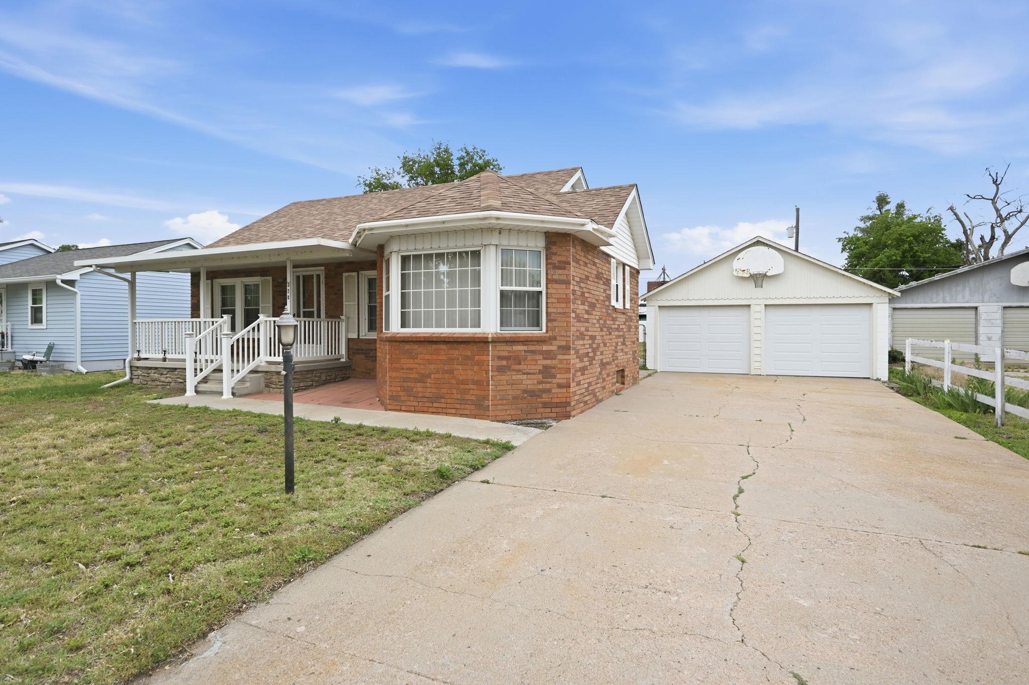 320 S Collingwood, Pretty Prairie, KS 67570