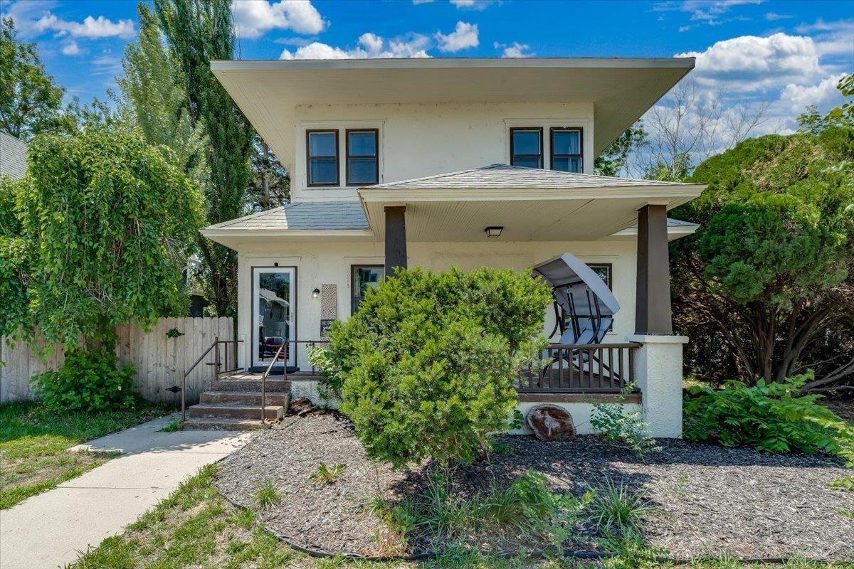 225 W 9th Ave, Hutchinson, KS 67501