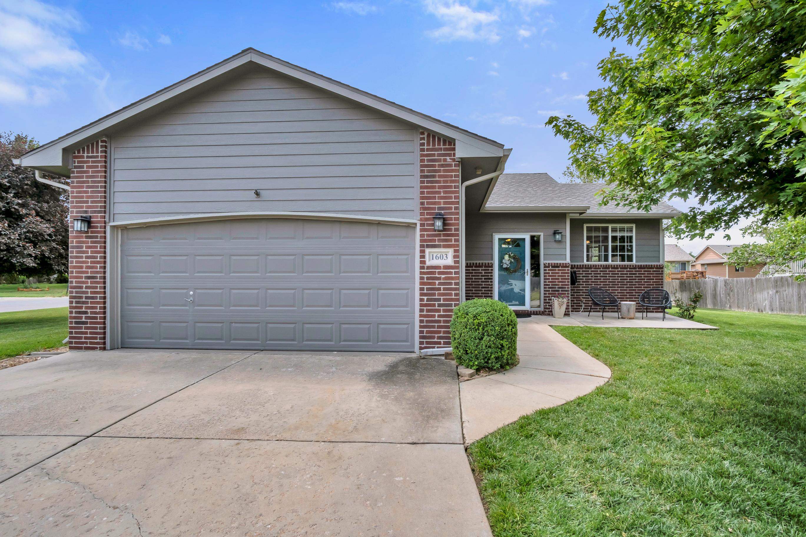 1603 E Cedar Tree St, Park City, KS 67219