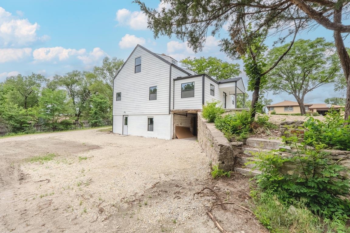 215 W Harrington, Augusta, KS 67010