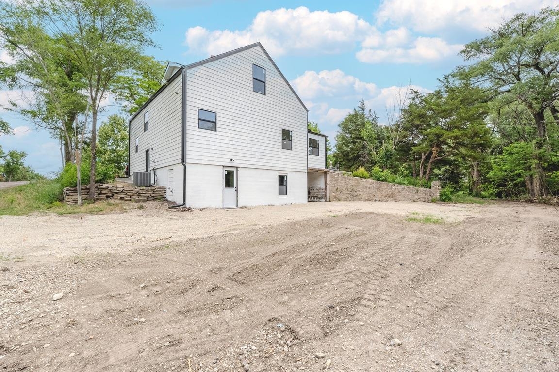 215 W Harrington, Augusta, KS 67010