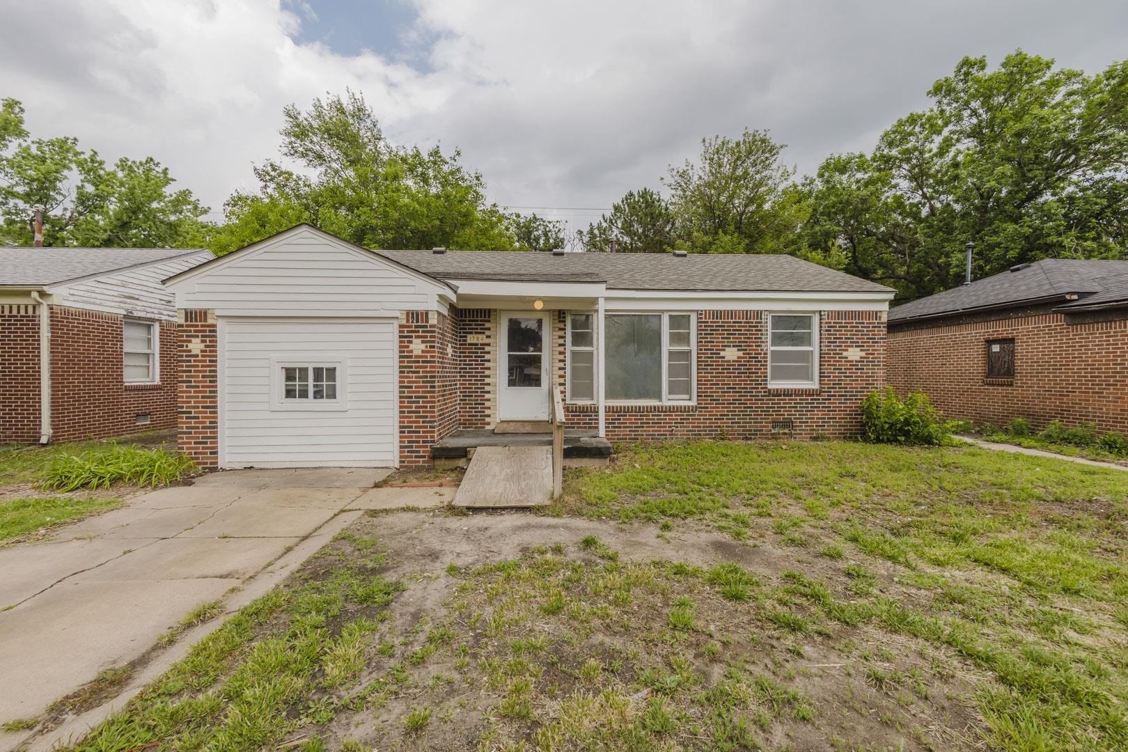 1784 N Old Manor, Wichita, KS 67208