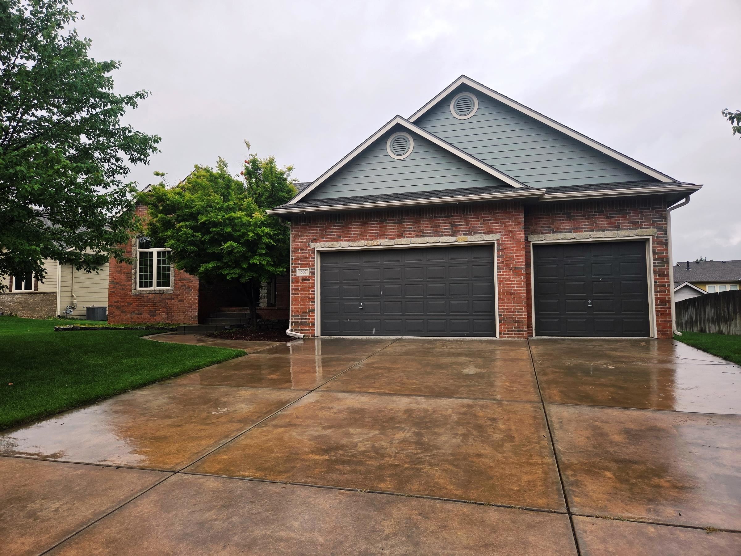 607 Autumn Glen, Newton, KS 67114