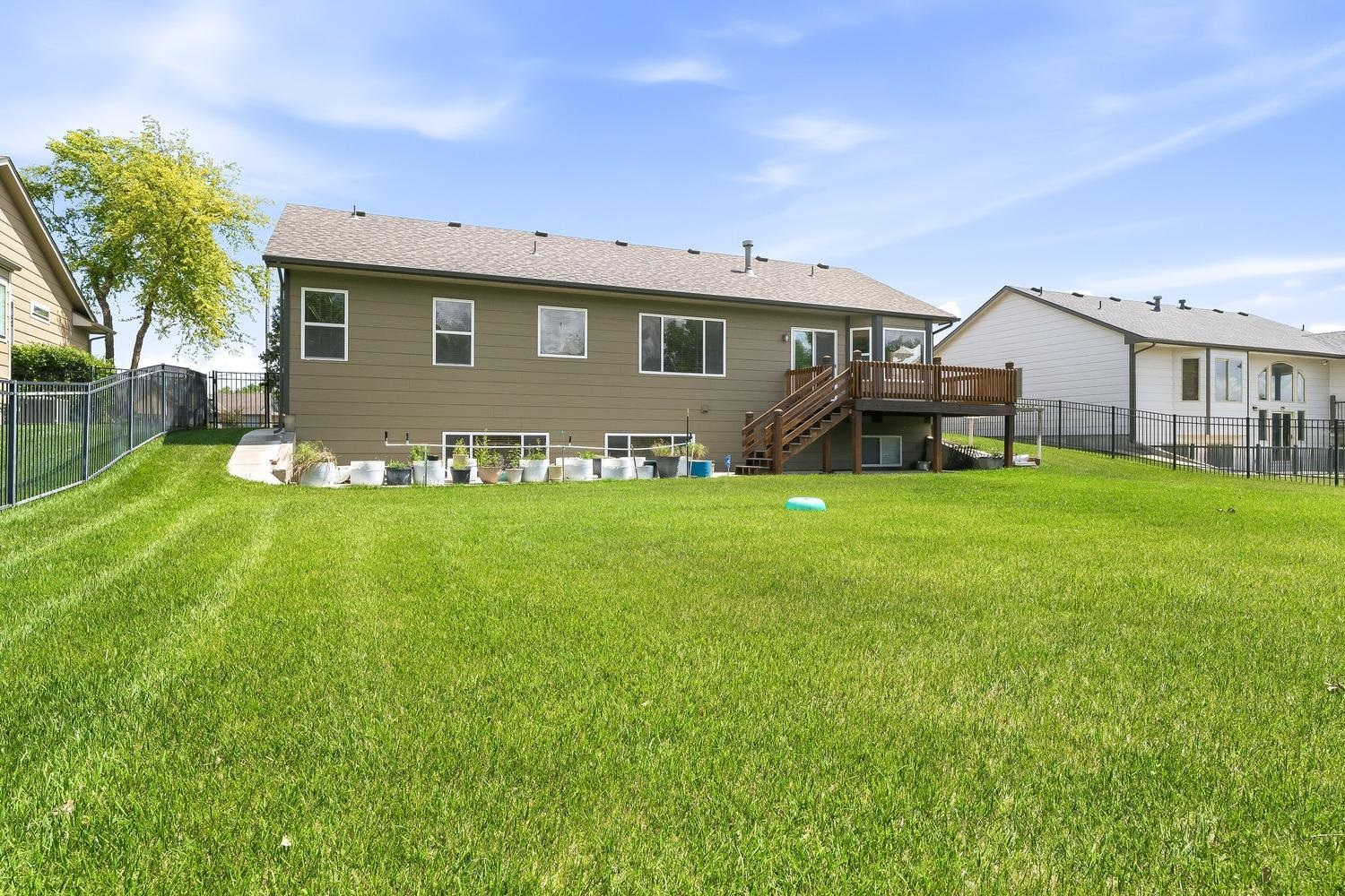 921 S Glenmoor, Wichita, KS 67207