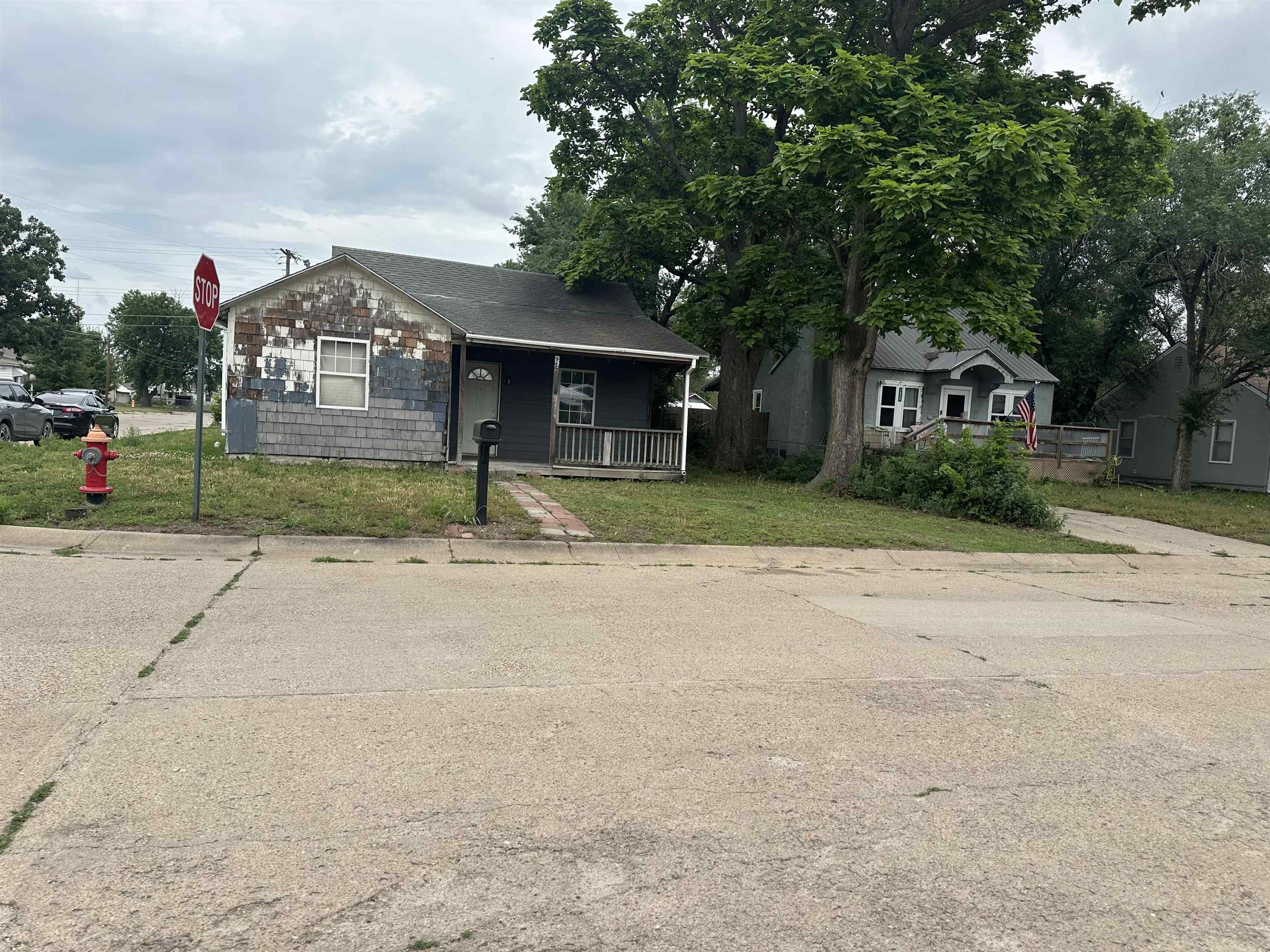 1529 N C St, Wellington, KS 67152