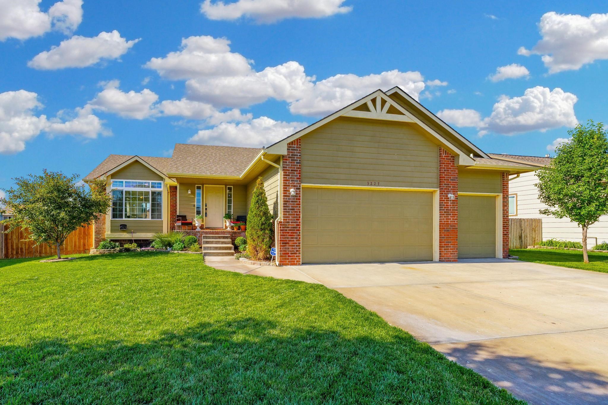 3227 S Blue Lake Ct, Wichita, KS 67215