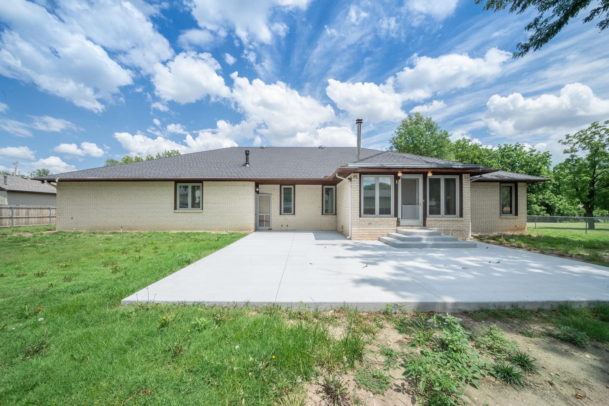 1837 N Mt Carmel, Wichita, KS 67203