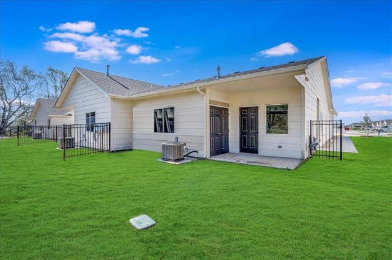 1607 S Limuel St, Wichita, KS 67235