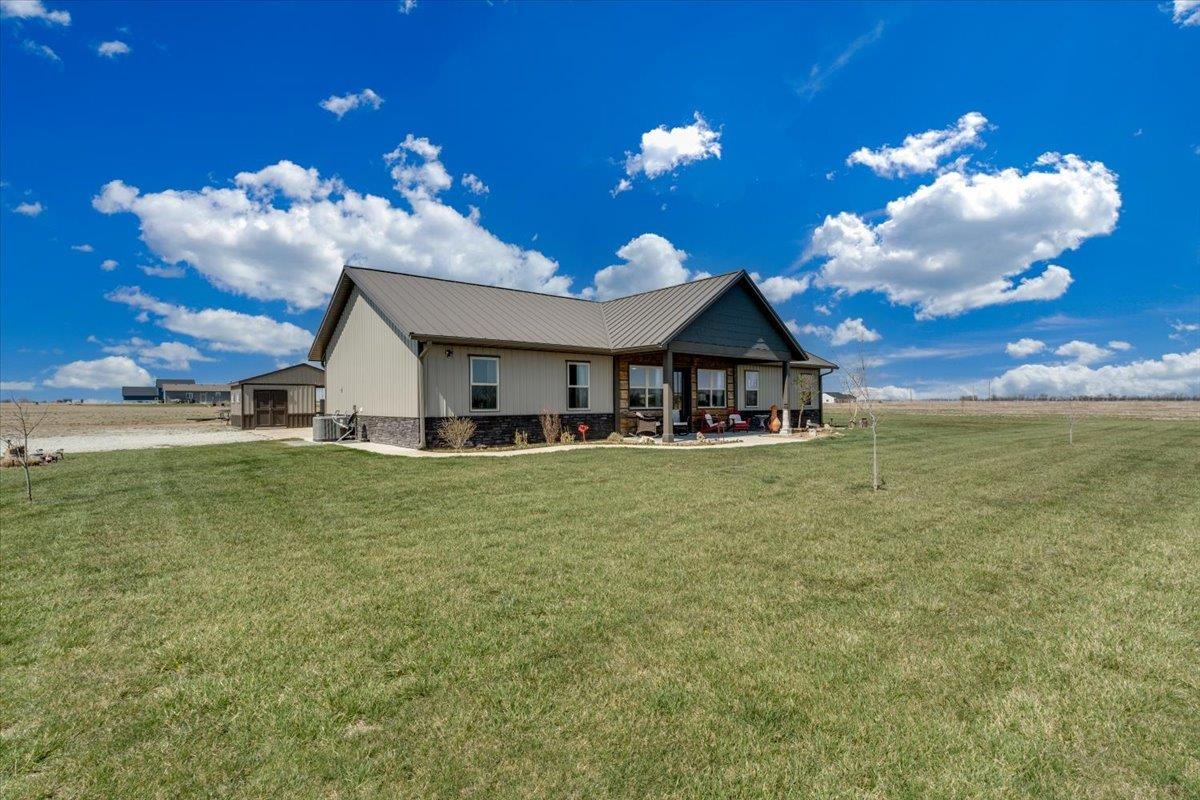 1375 N Bellview, Peck, KS 67120