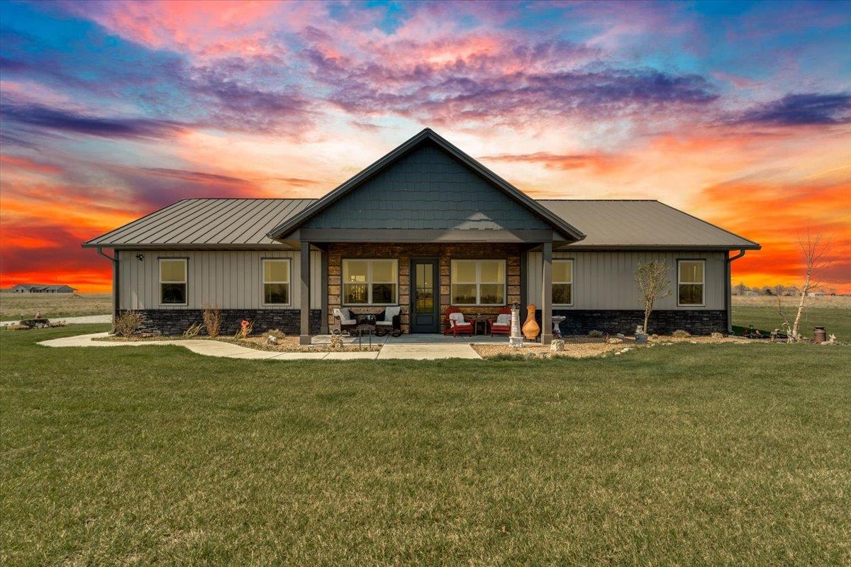 1375 N Bellview, Peck, KS 67120