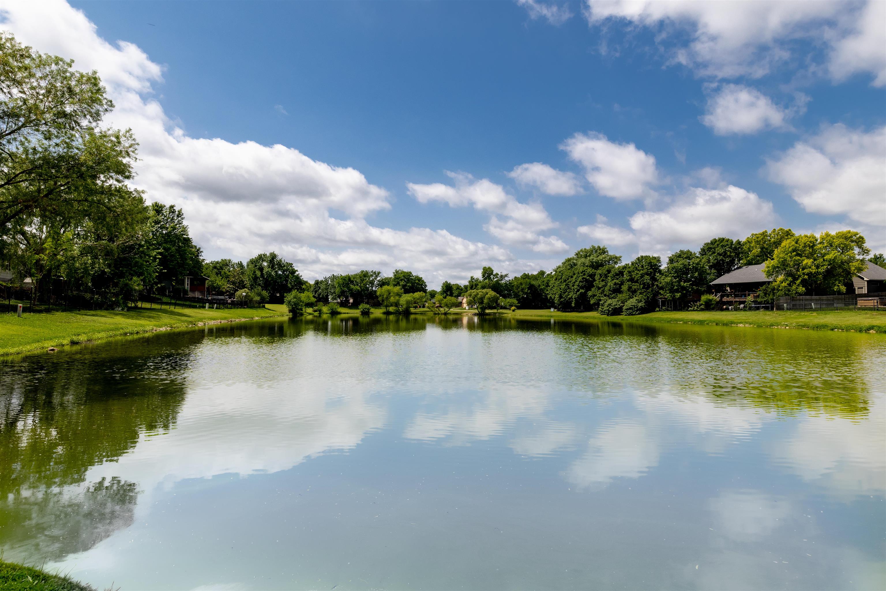 1744 N Country Walk Ln, Mulvane, KS 67110