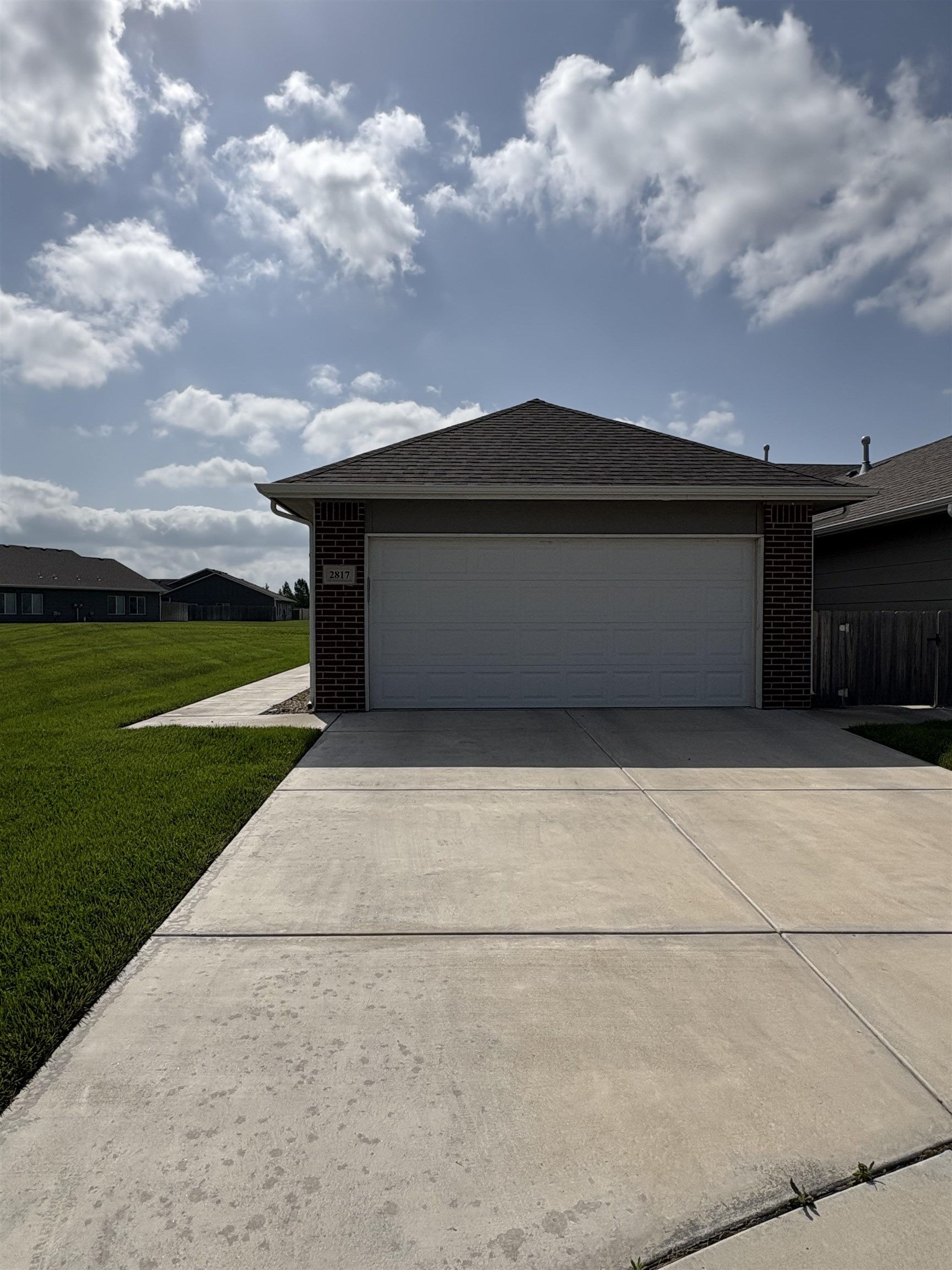 2817 W 55th St N Ct, Wichita, KS 67204