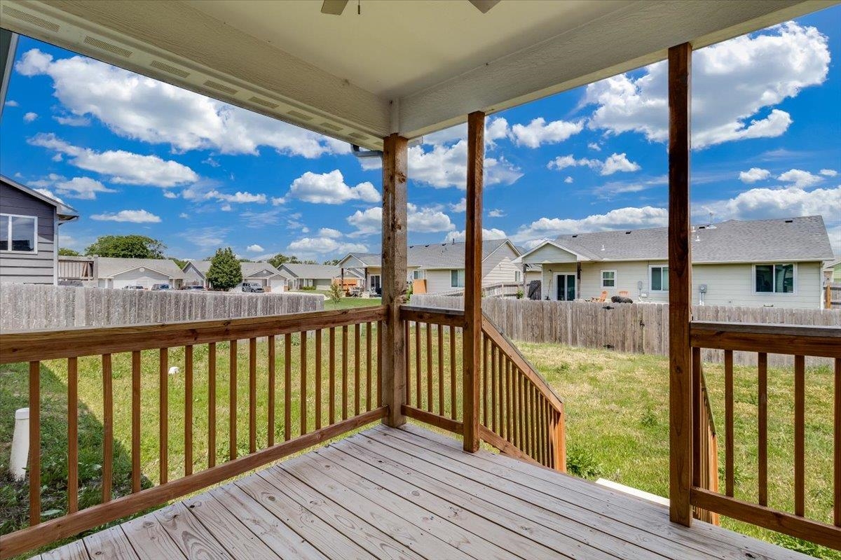752 N Wakefield Ave, Valley Center, KS 67147