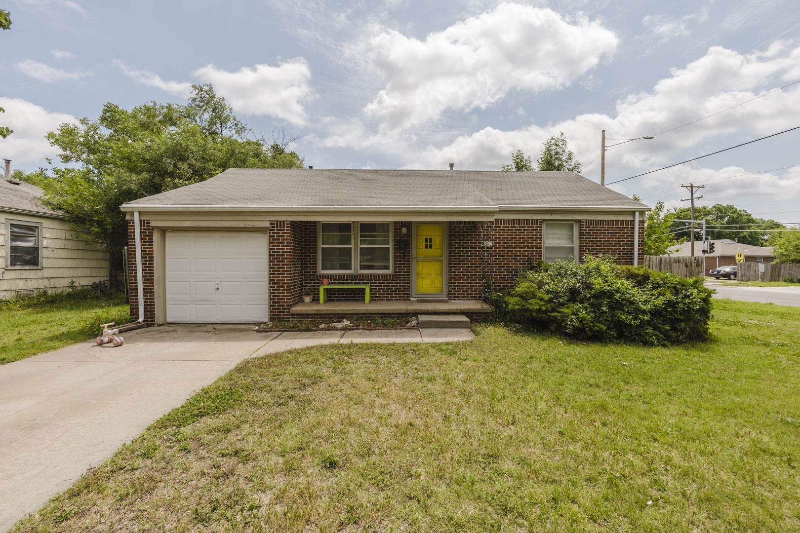 820 S Royal Rd, Wichita, KS 67207
