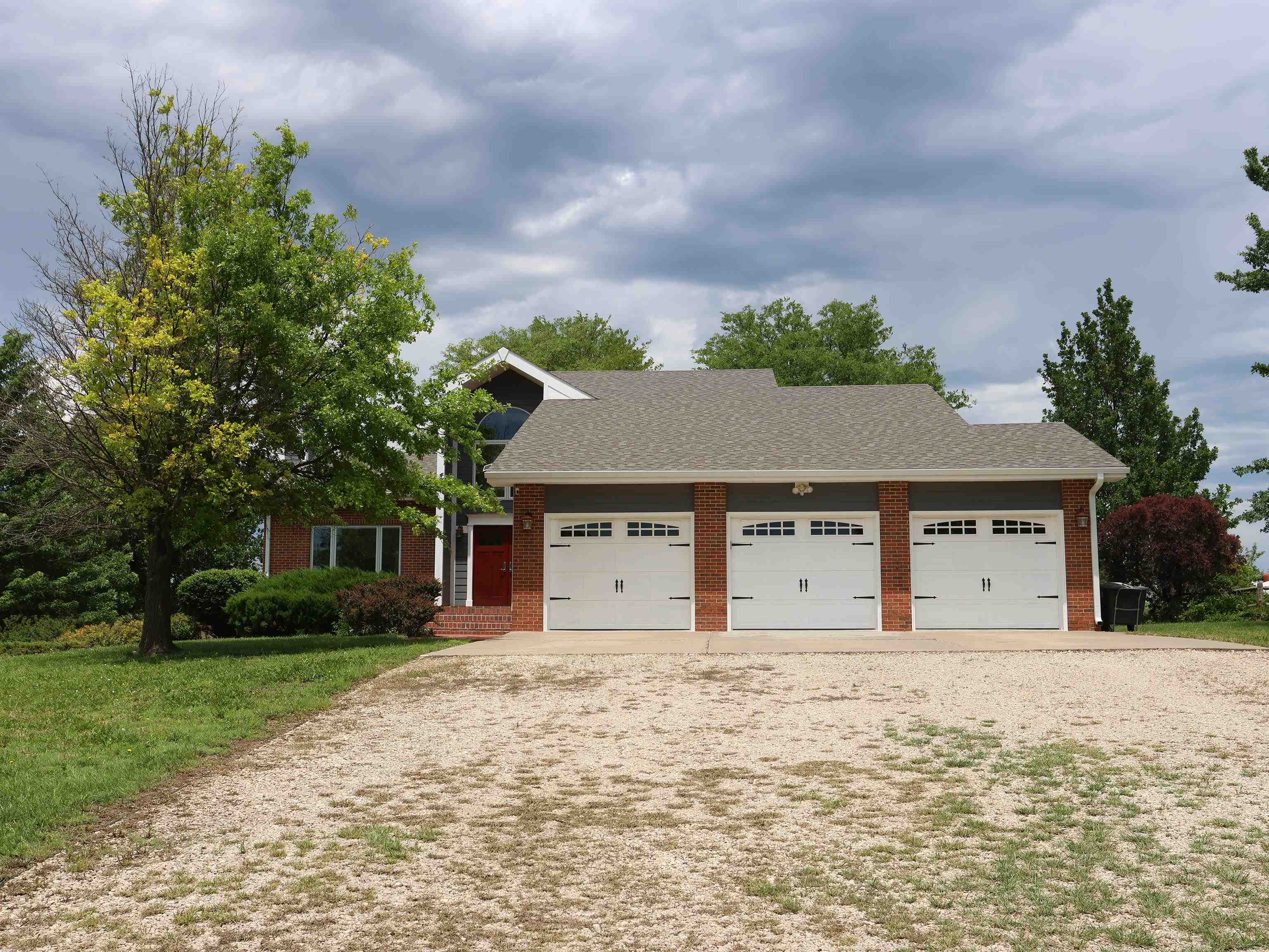 1713 Ottawa Rd, Salina, KS 67401