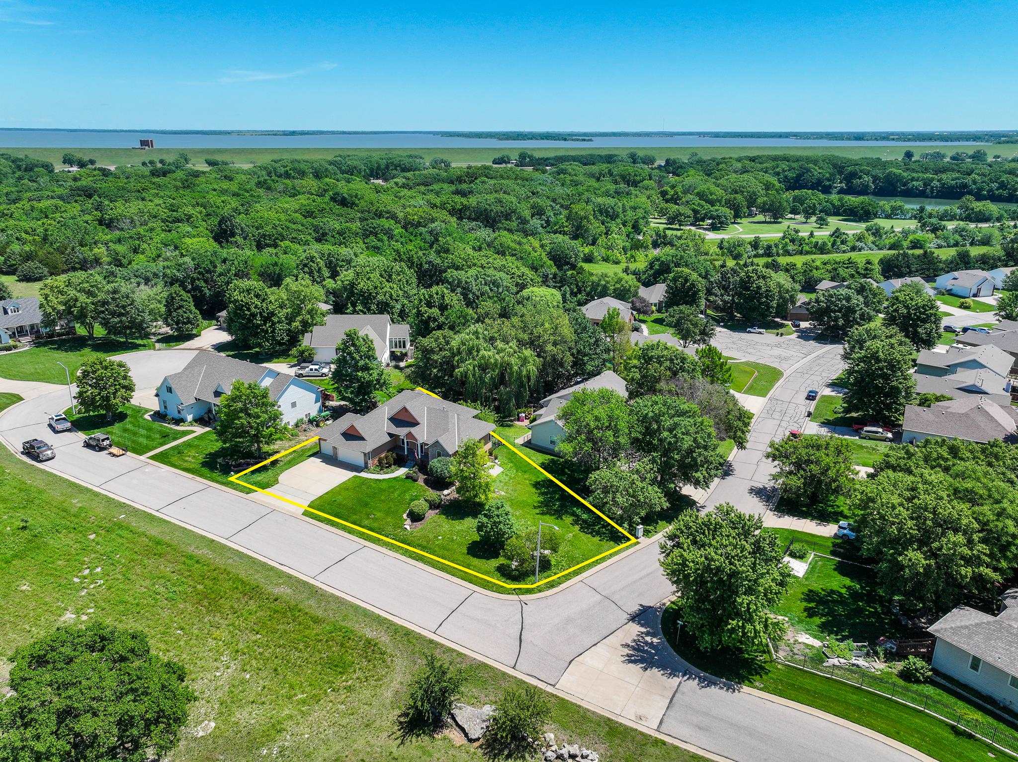 1910 N Jason Dr, El Dorado, KS 67042