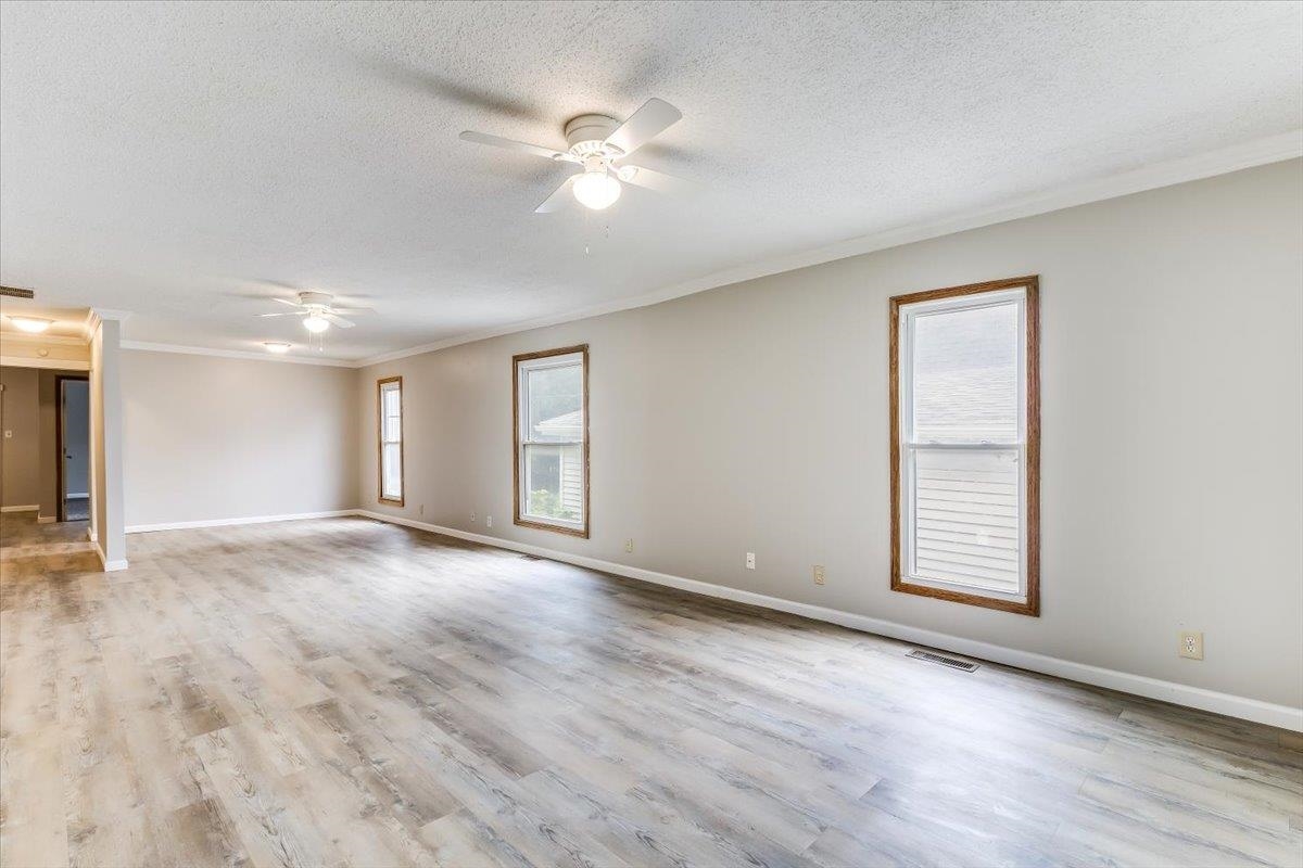 313 E Lincoln, Wellington, KS 67152