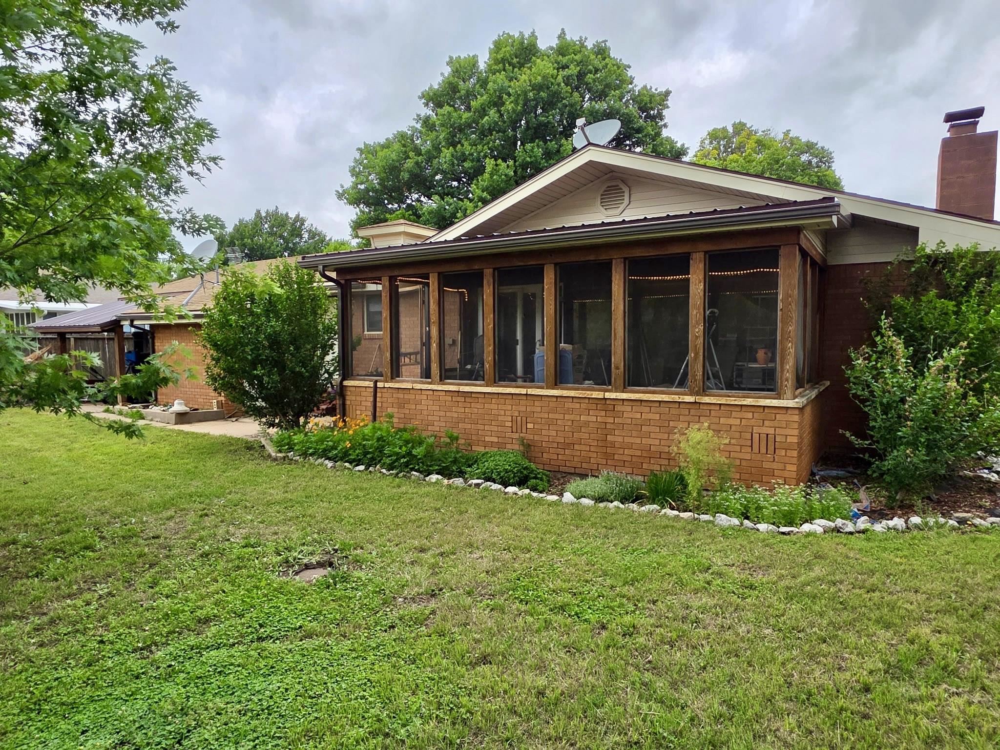 517 Hellar Ave, Clearwater, KS 67026