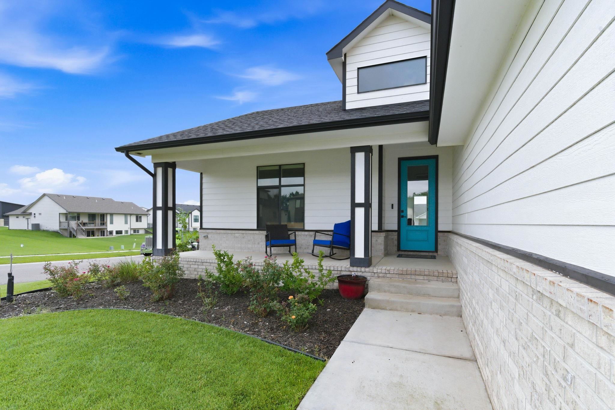 226 S Wellcrest Cir, Goddard, KS 67052