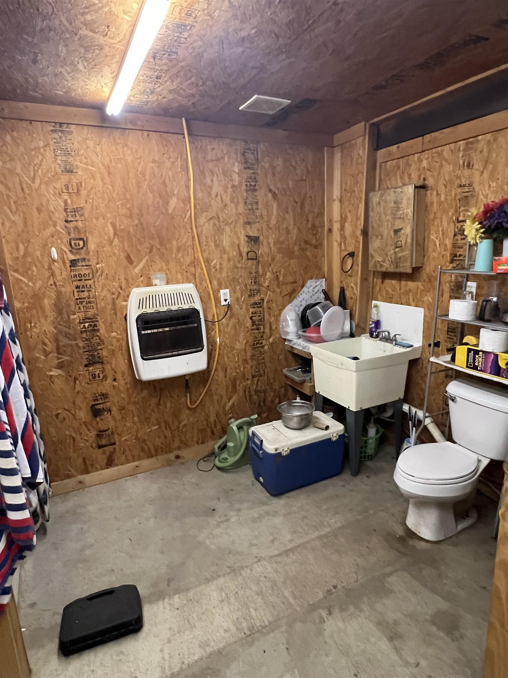 1236 N Walnut St, Eureka, KS 67045