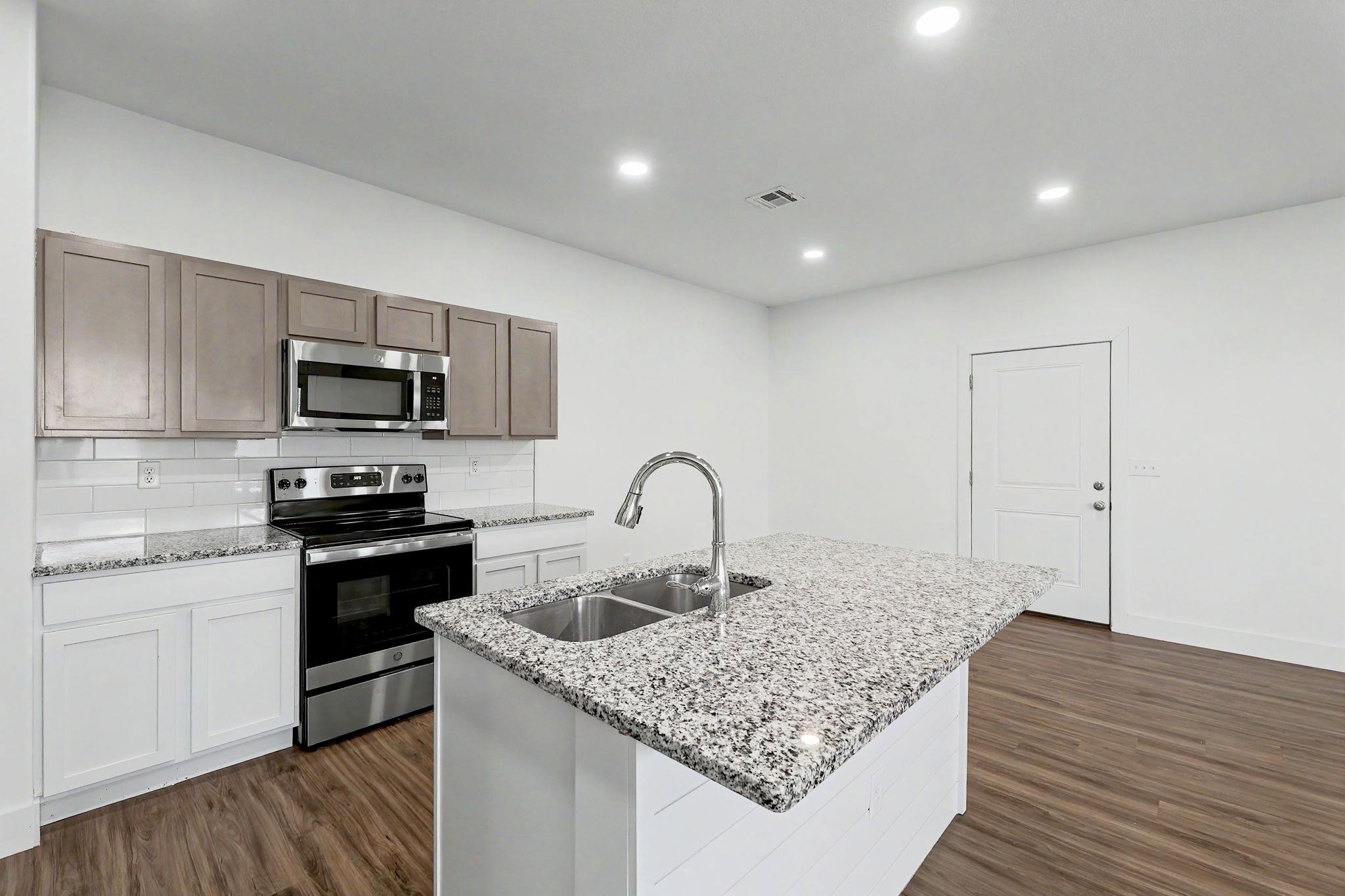 5752 E Bristol St, Wichita, KS 67220