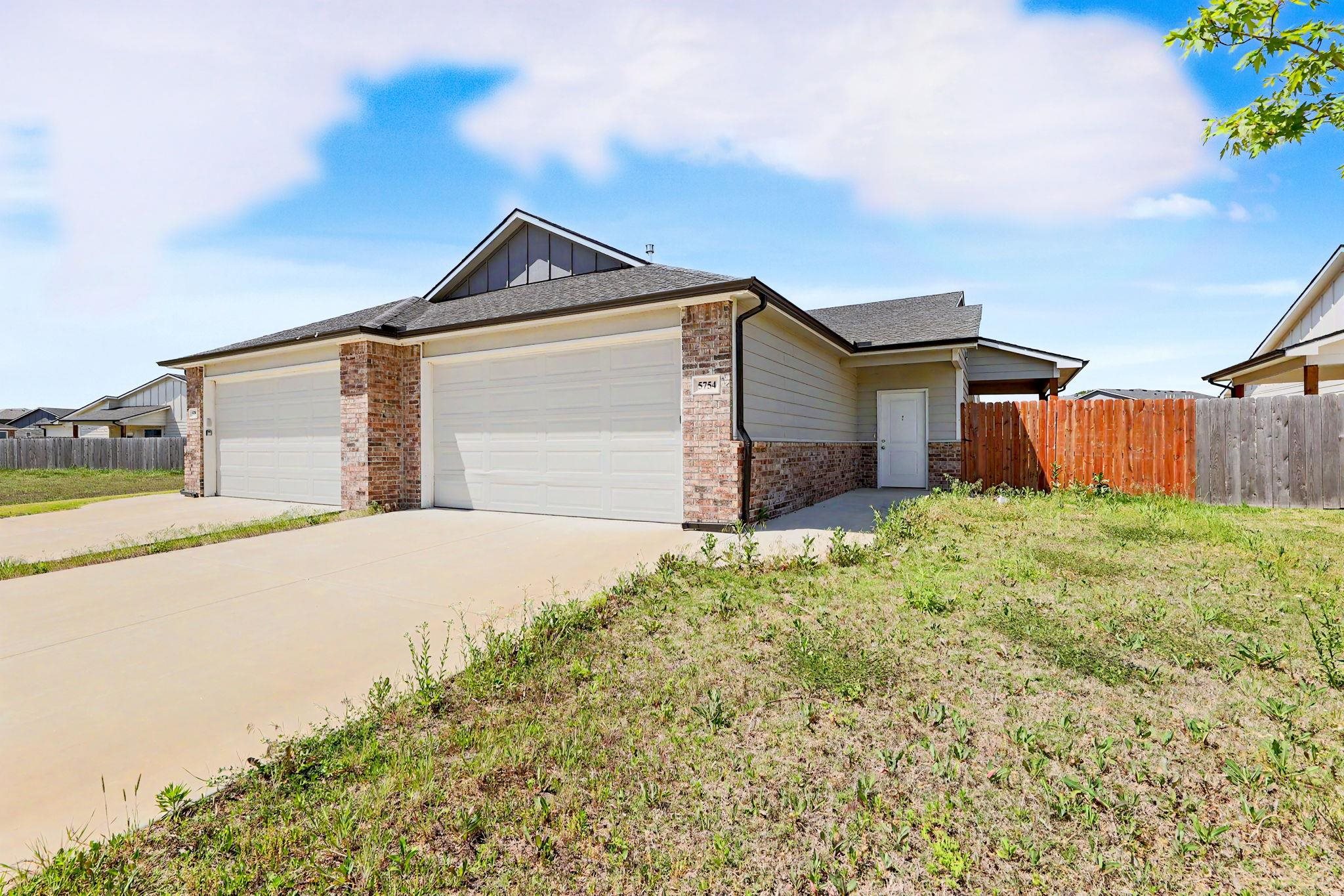 5752 E Bristol St, Wichita, KS 67220