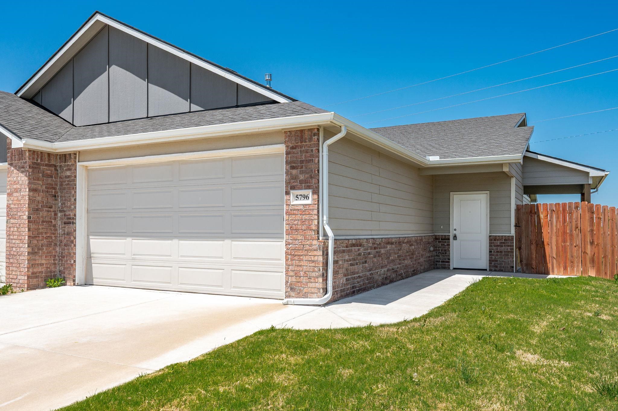 5794 E Bristol Cir, Wichita, KS 67220