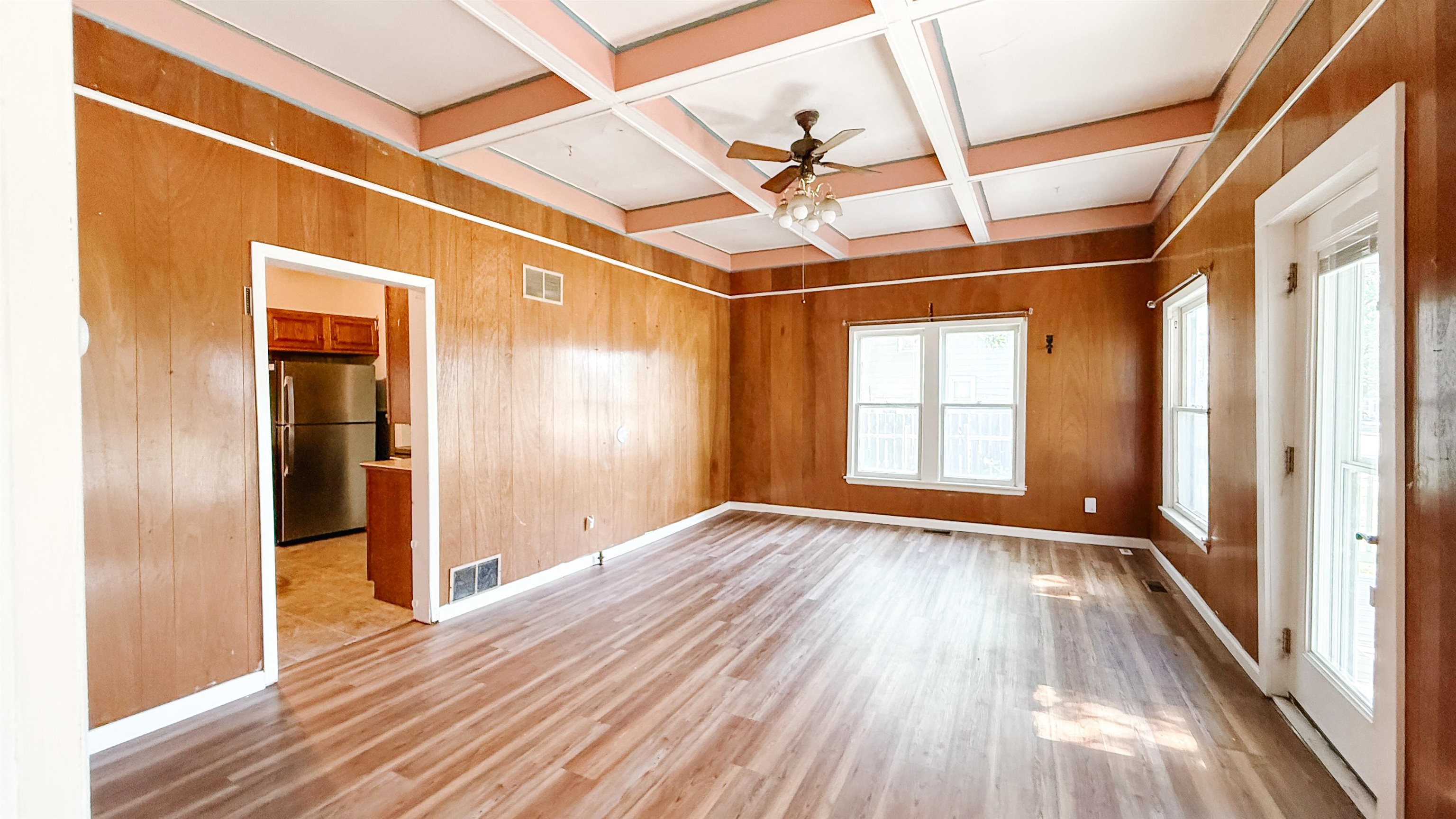 407 S Pine St, Pratt, KS 67124
