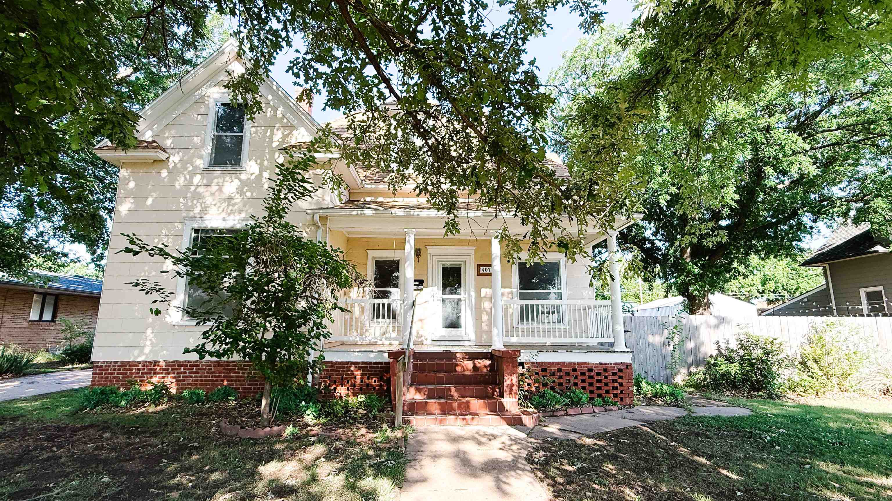 407 S Pine St, Pratt, KS 67124