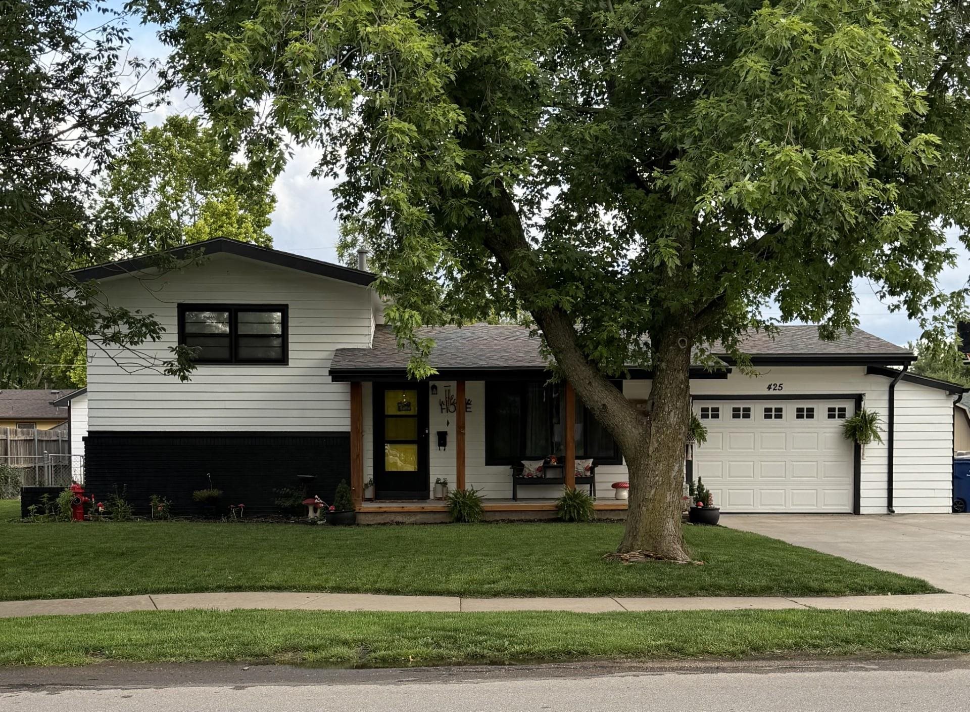 425 W 5th, Valley Center, KS 67147