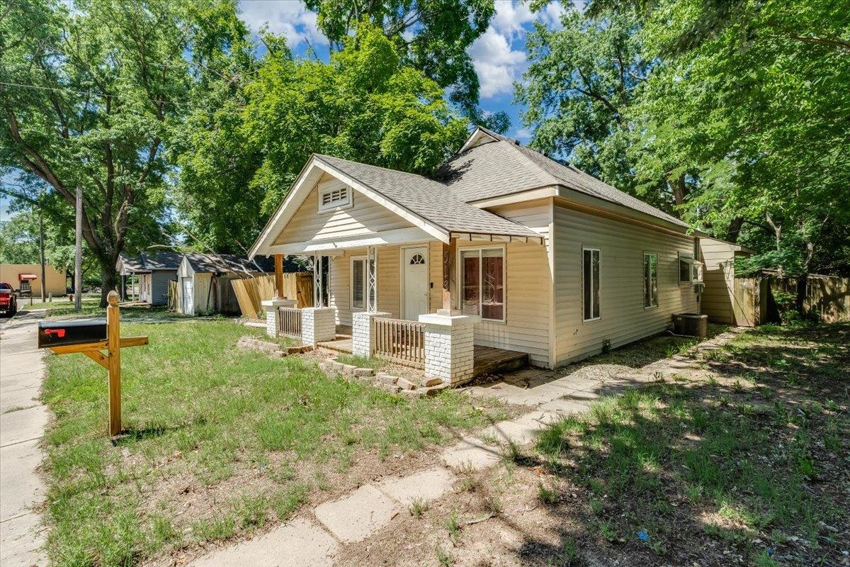 513 S 1st Ave, Mulvane, KS 67110