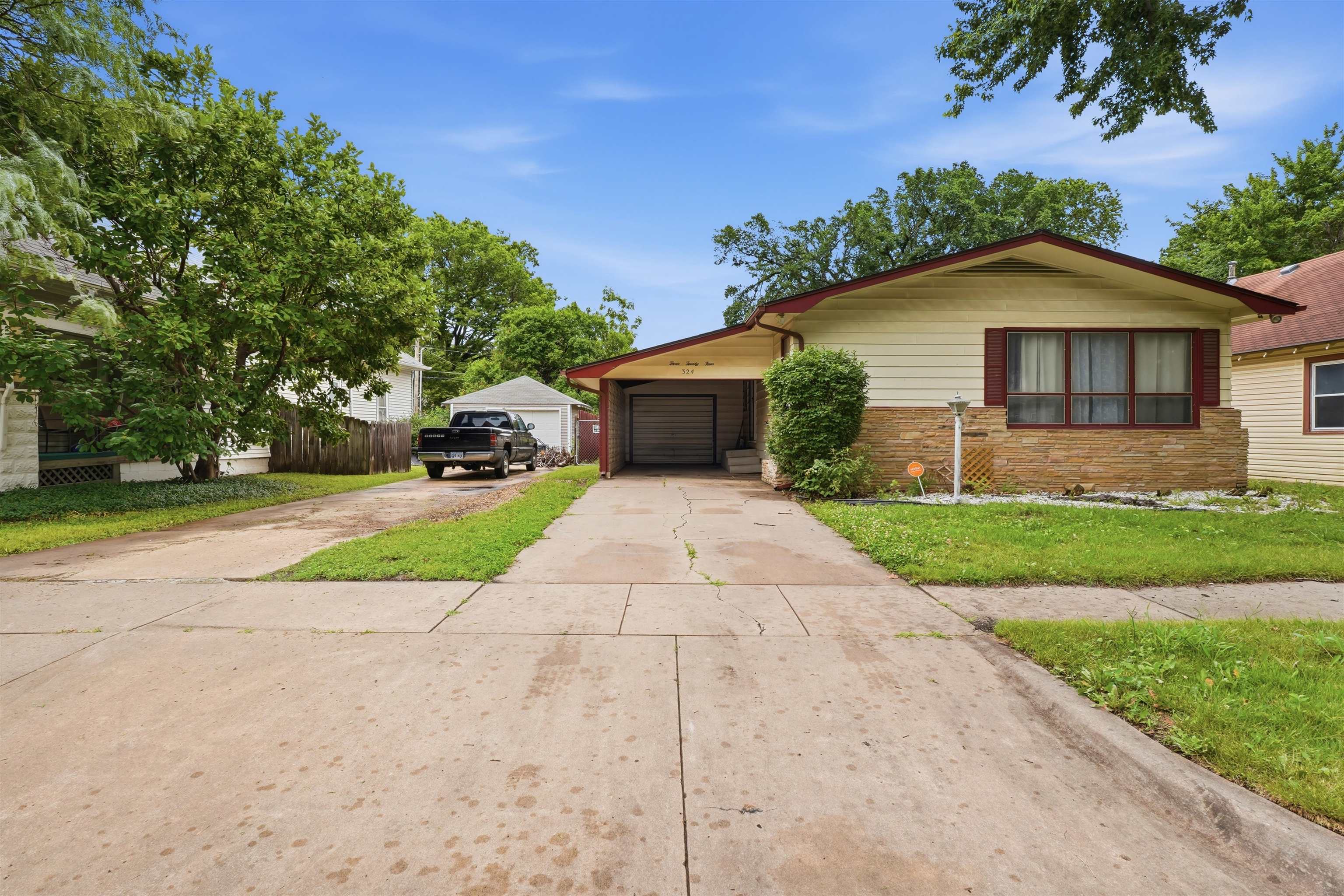 324 S Green, Wichita, KS 67211