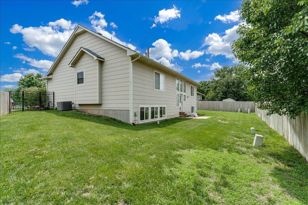 2206 E Myrtlewood, Derby, KS 67037