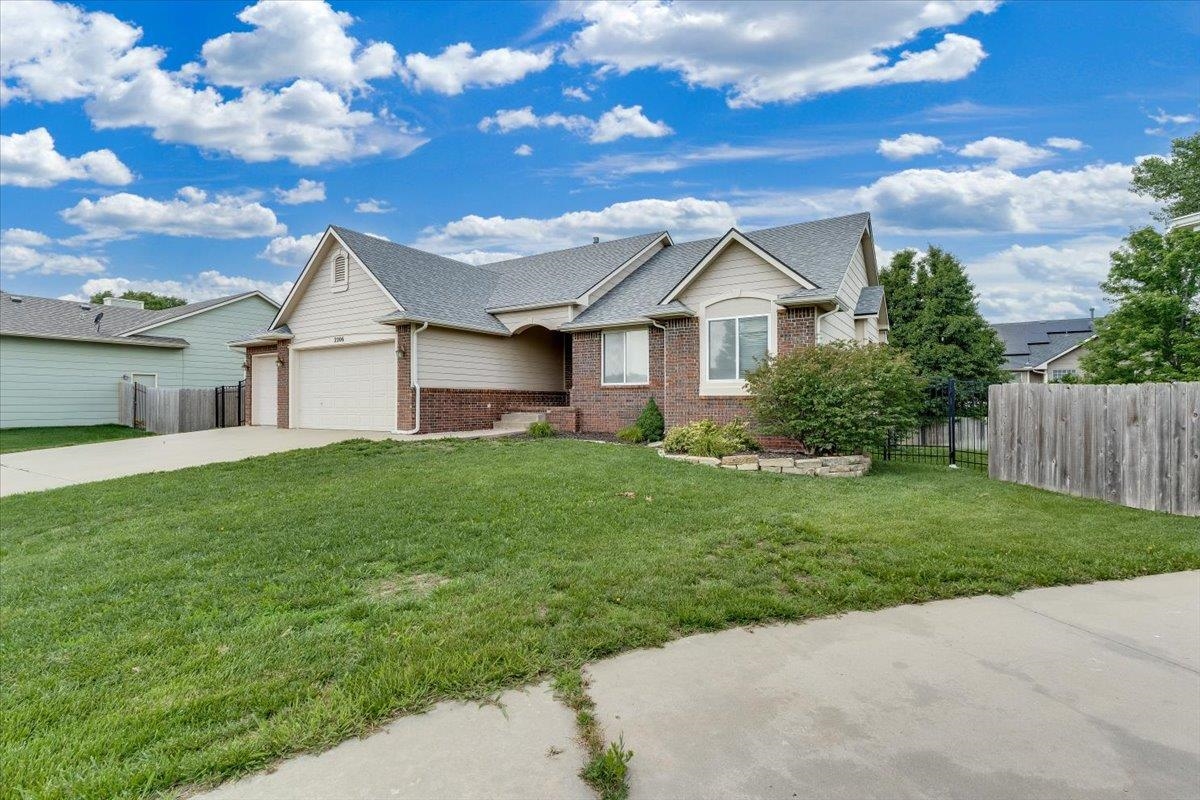 2206 E Myrtlewood, Derby, KS 67037