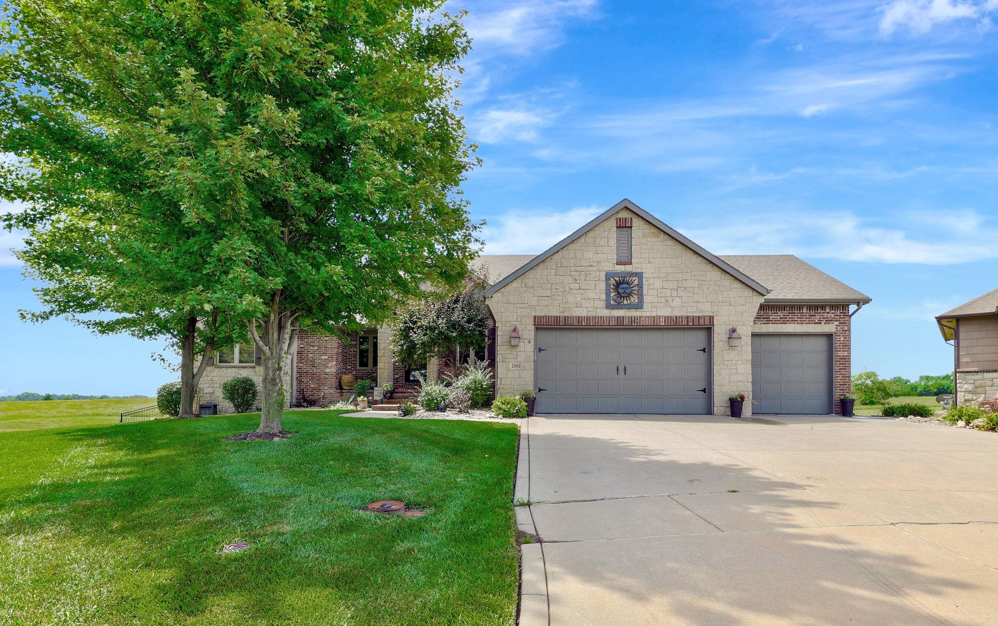 2202 N Foxfire Ct, Augusta, KS 67010