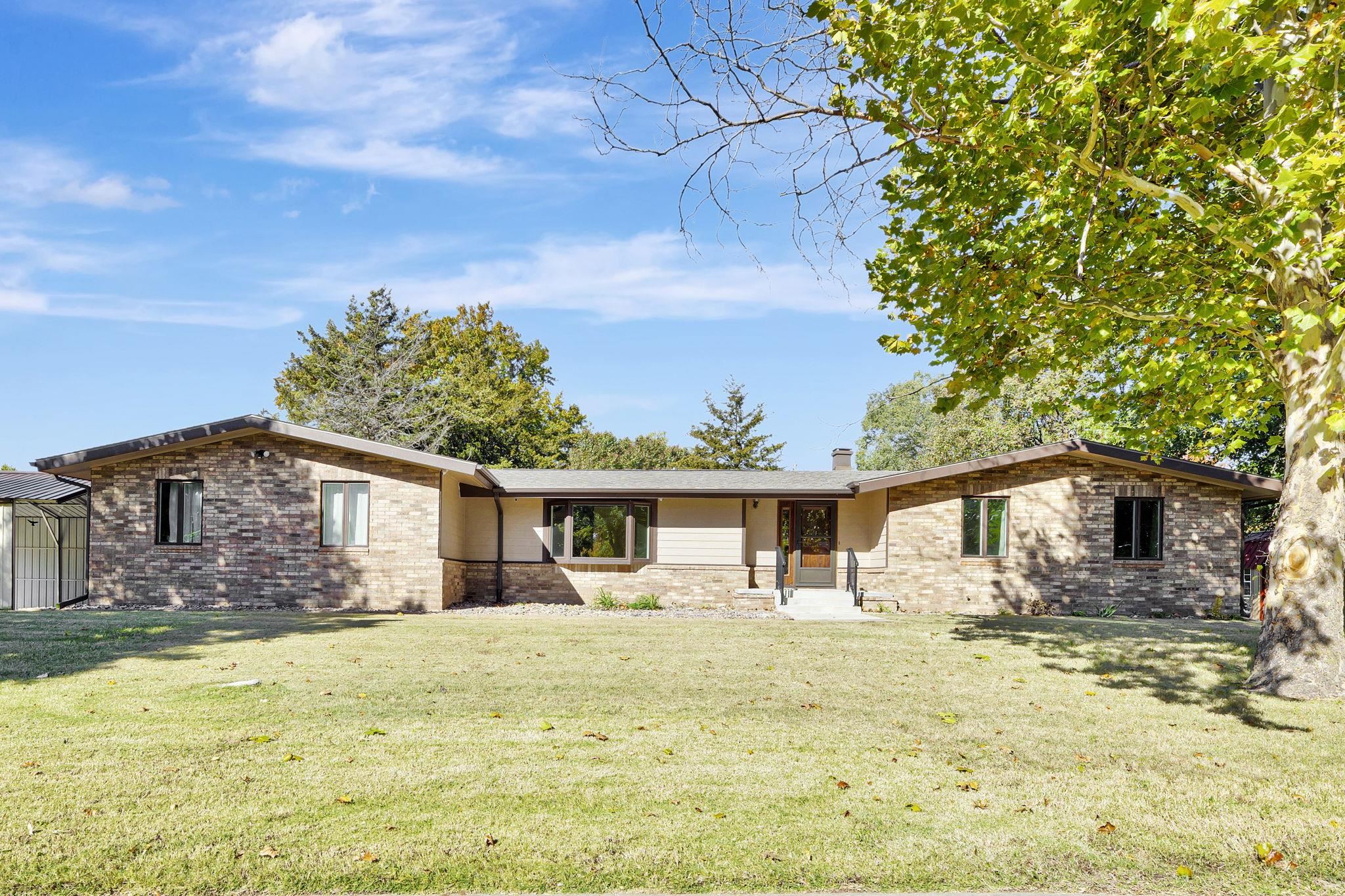 240 Warren, El Dorado, KS 67042