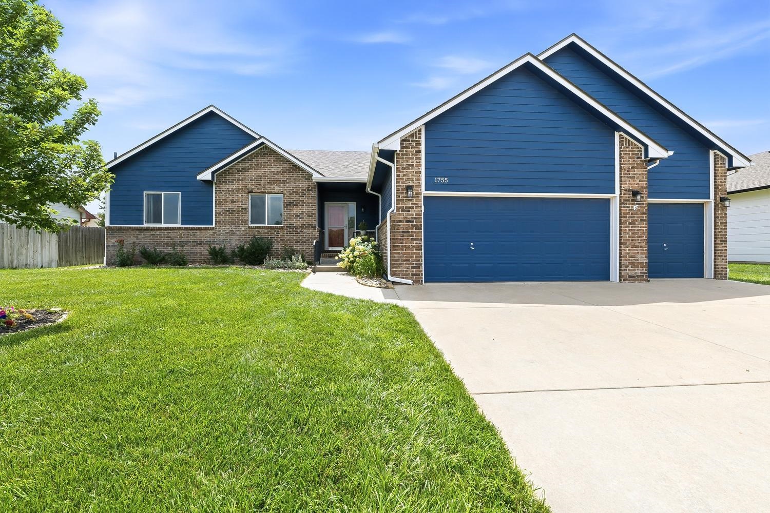 1755 W Saddle Brooke, Haysville, KS 67060