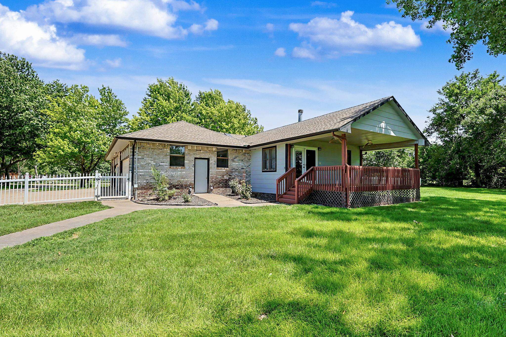 8425 S Lulu Ave, Haysville, KS 67060