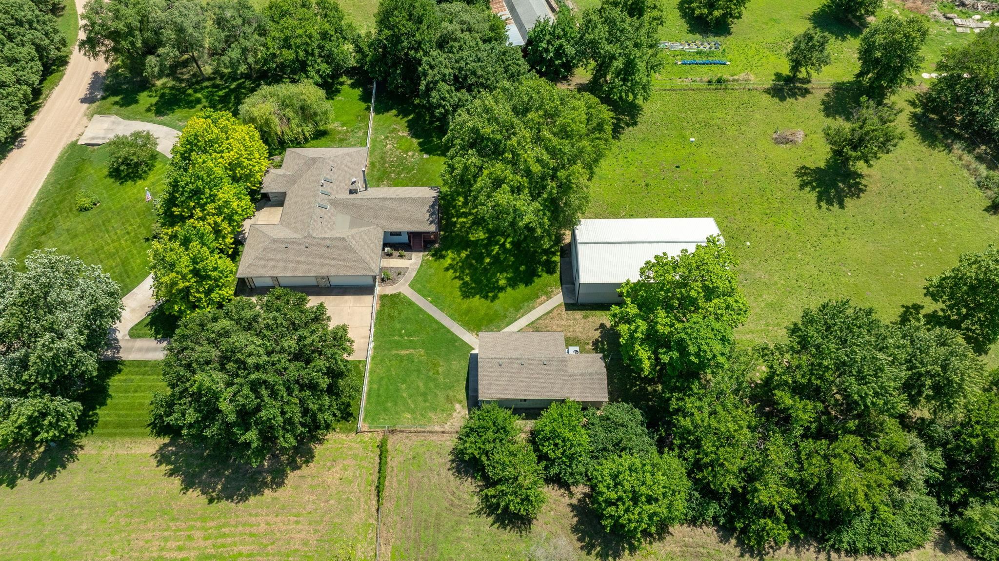 8425 S Lulu Ave, Haysville, KS 67060