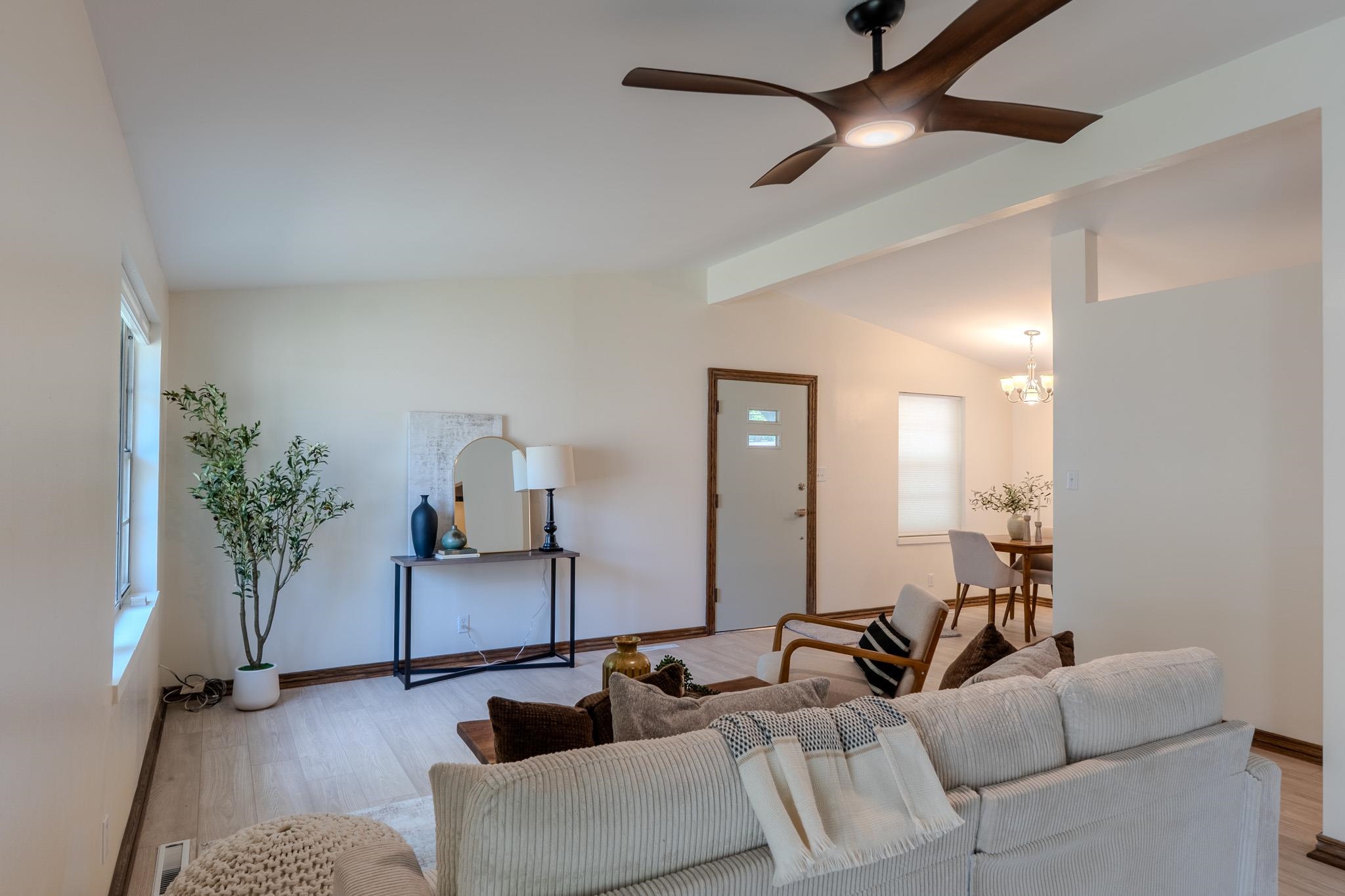 1516 Ann, Winfield, KS 67156