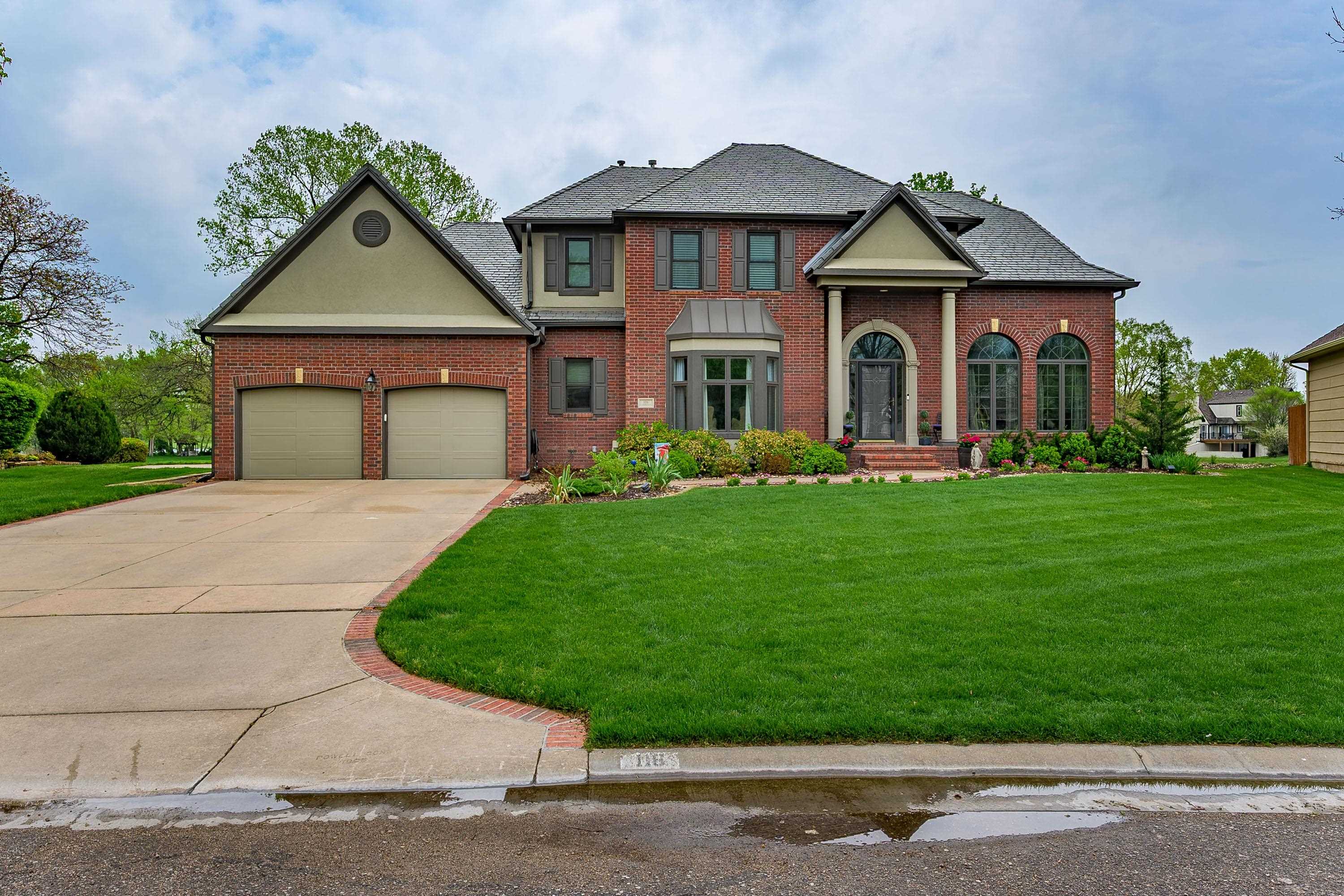 116 N Rainbow Lake Rd, Wichita, KS 67235