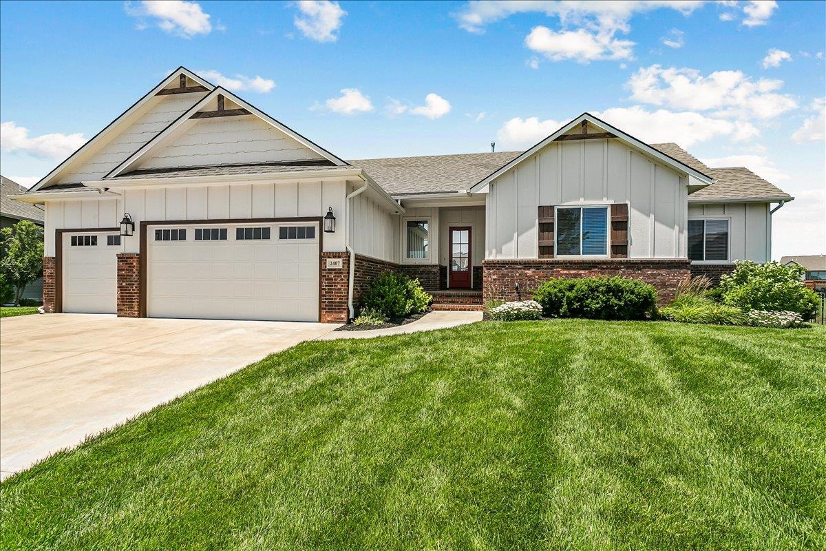 2407 N Lakeside Cir, Andover, KS 67002