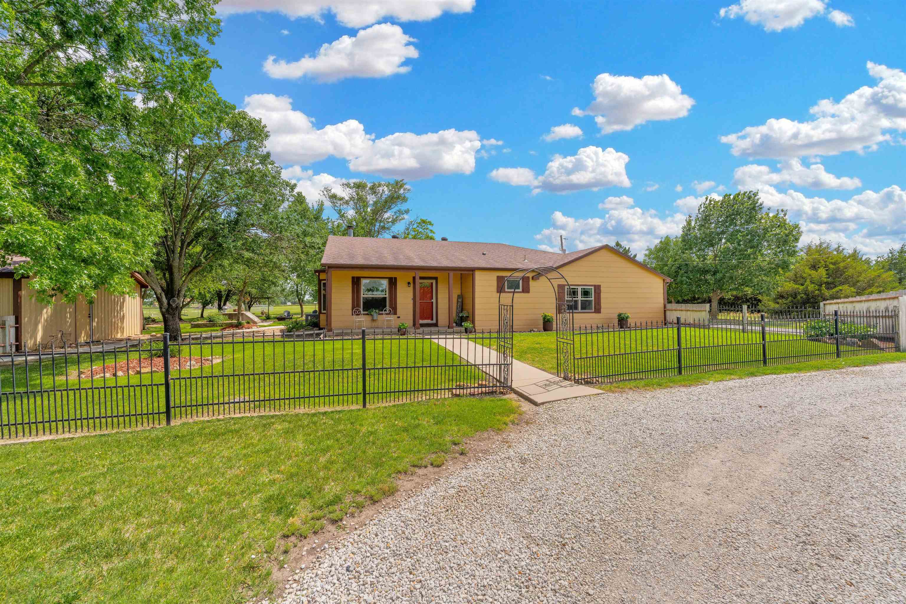 6017 W 73rd St S, Haysville, KS 67060