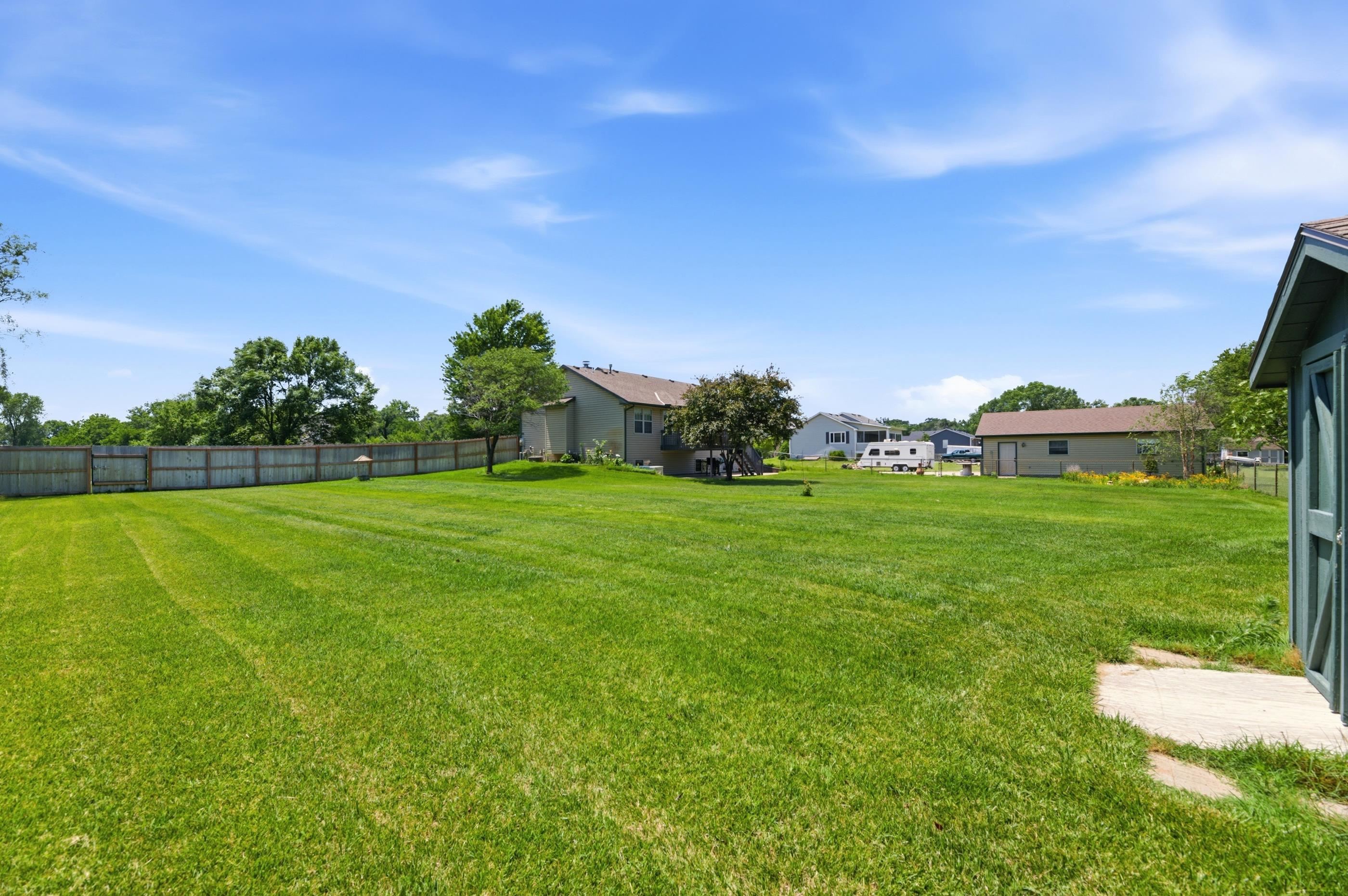 400 E Gordon Bennett Dr, Haysville, KS 67060