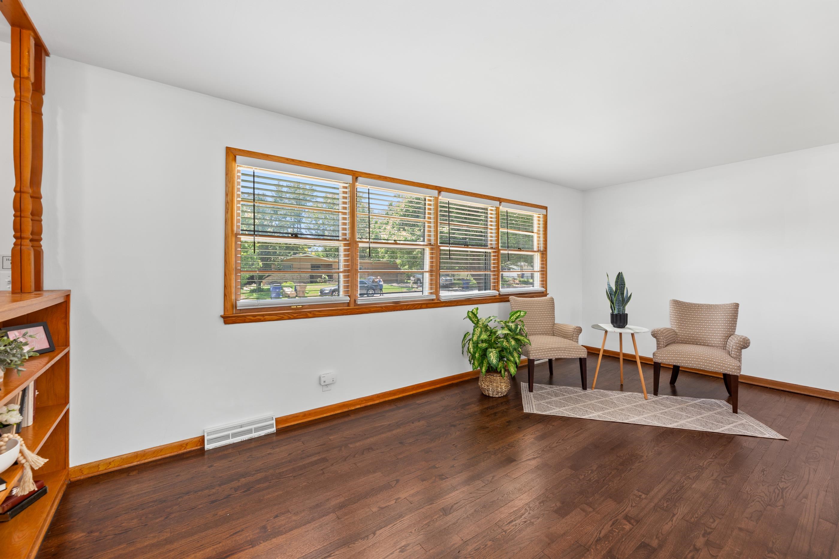 5816 E Memphis, Bel Aire, KS 67220
