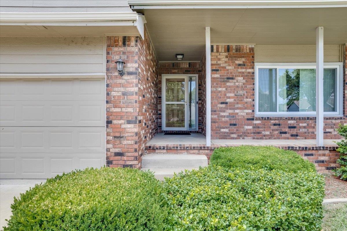 133 N Parkdale Ct, Wichita, KS 67212