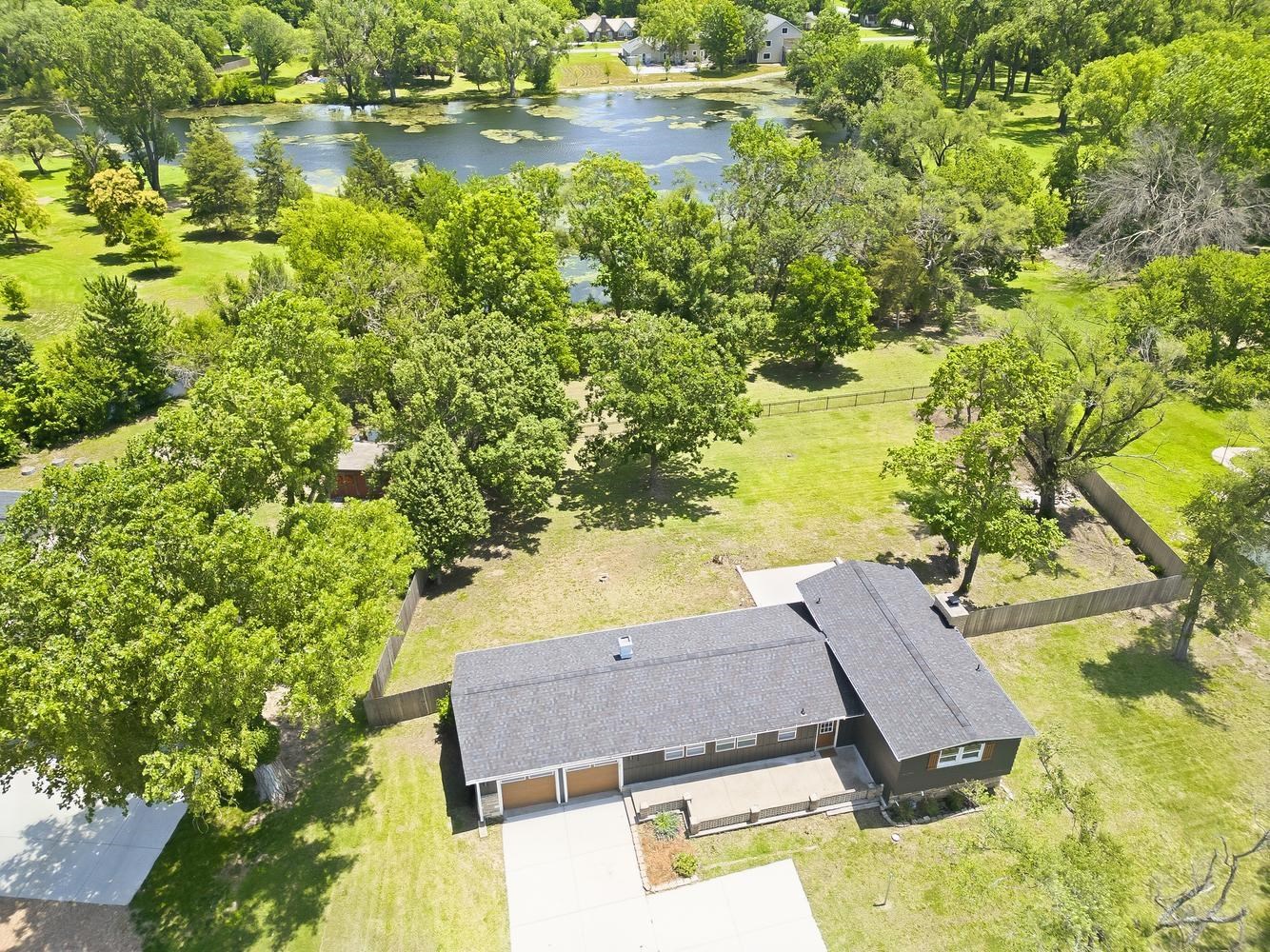 1520 S Andover Rd, Andover, KS 67002