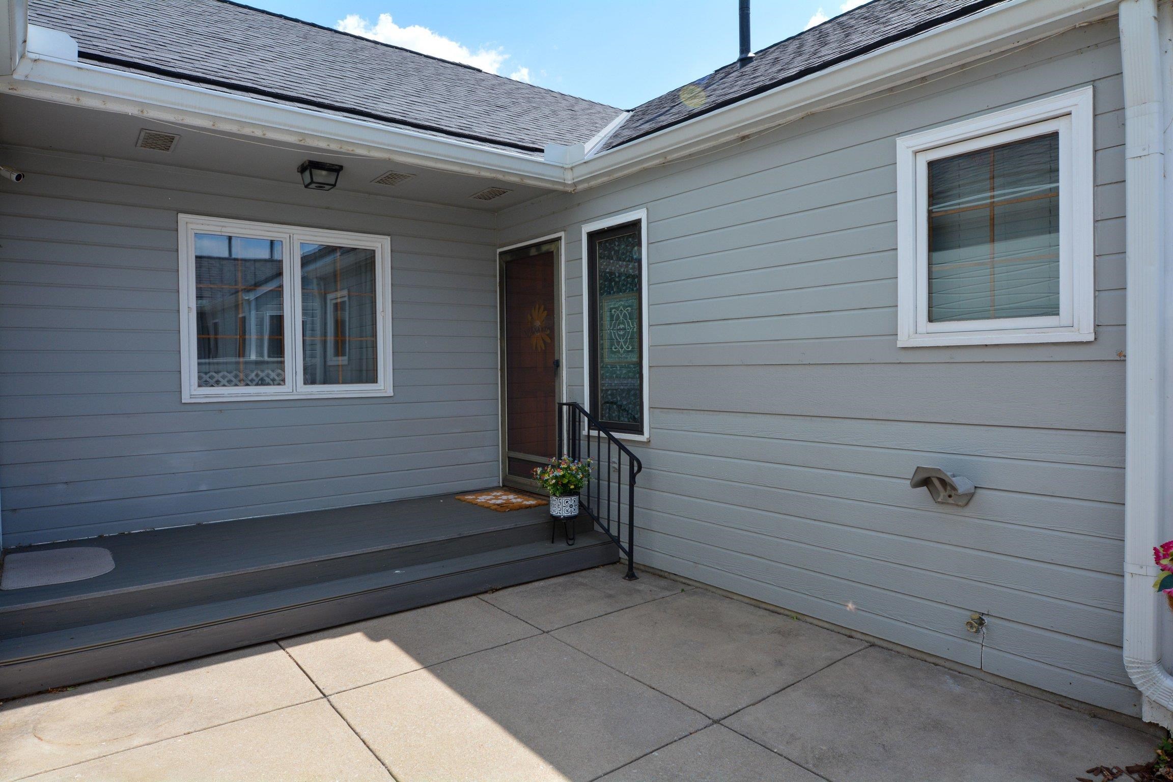 1034 N Bayshore St, Wichita, KS 67212