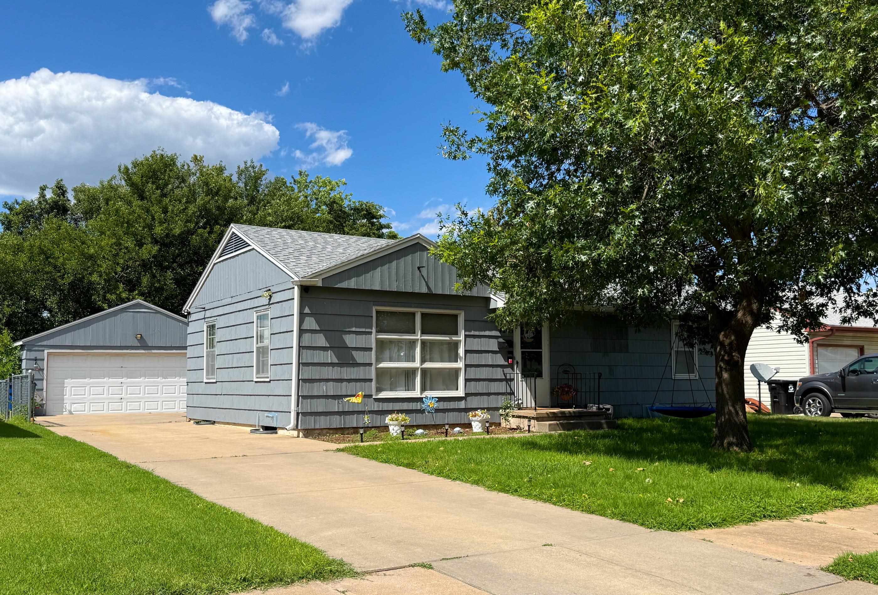 1005 E Jewell Ave, Salina, KS 67401